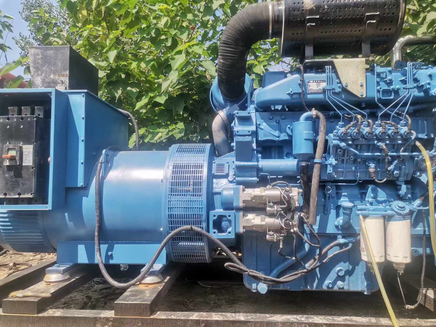 鄂温克详细说明降低 800kW 柴油发电机输出电流波动的方法