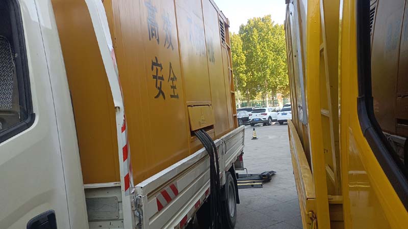 鄂温克如何判断柴油发电机组和UPS电源的切换时间是否符合要求？